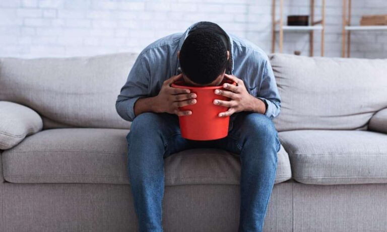 علائم فتق روده بزرگ